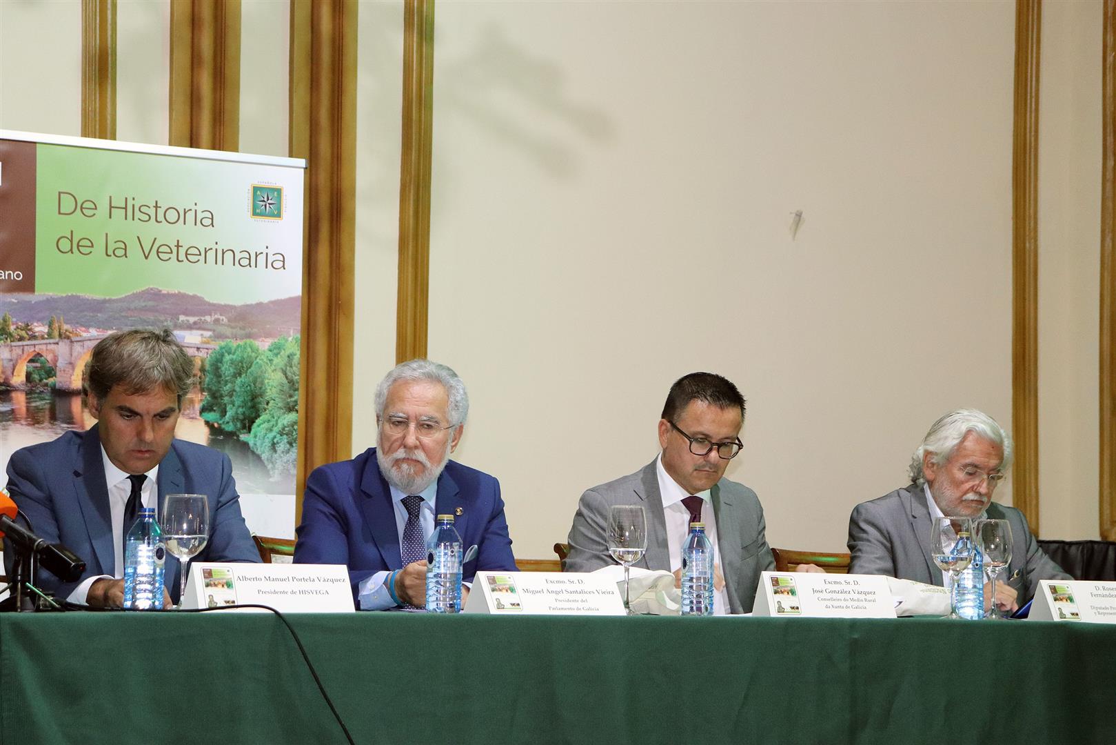 Foto da noticia:O presidente do Parlamento participa na inauguración do Congreso de Historia da Veterinaria que se celebra en Ourense